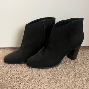 New Black Old Navy Booties